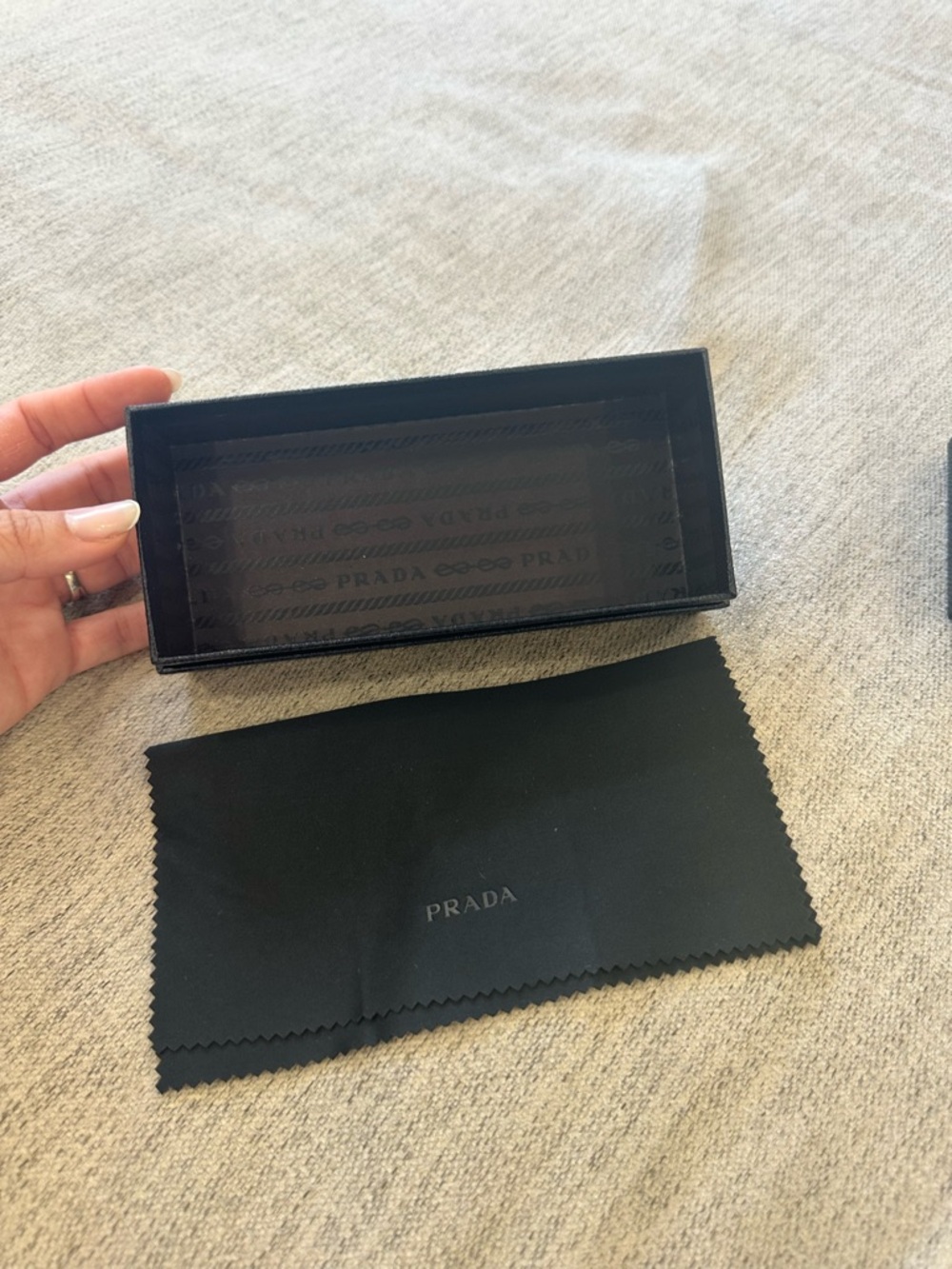 PRADA Box - Picture 4 of 8